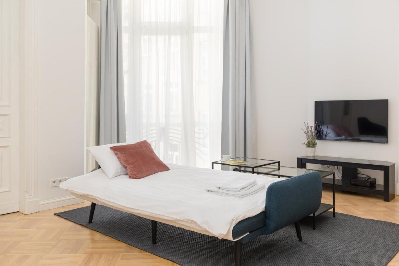 Marszalkowska 58 - Classy Two Bedroom Apartment With Balcony By Noclegi Renters Варшава Екстериор снимка